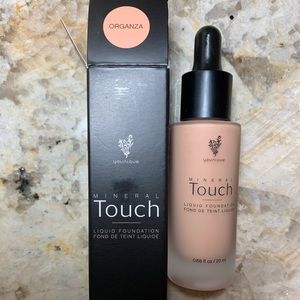 Younique Mineral Touch Liquid Foundation - Organza